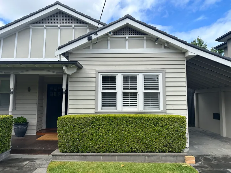 House neat bush